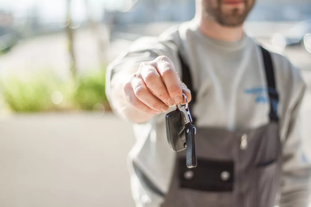 The Modern Navigator's Essential Guide to Rental Cars